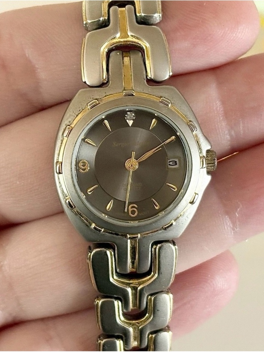 Ladies Sergio Valente Diamond Quartz Day/Date Gold/Silver Two-Tone Watch WORKS!!
